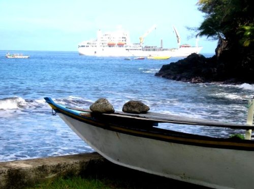 Aranui from Omoa.jpg